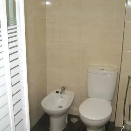 With 3 Bedrooms In With Balcony And Wifi דירה *