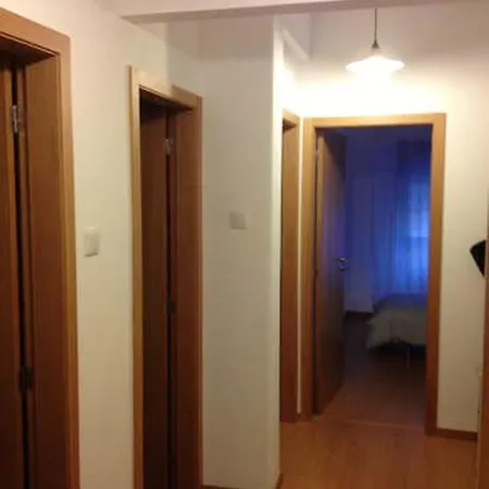 Apartamento With 3 Bedrooms In With Balcony And Wifi *