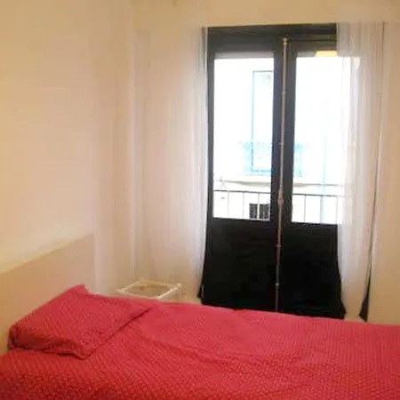 With 3 Bedrooms In With Balcony And Wifi Lisboa